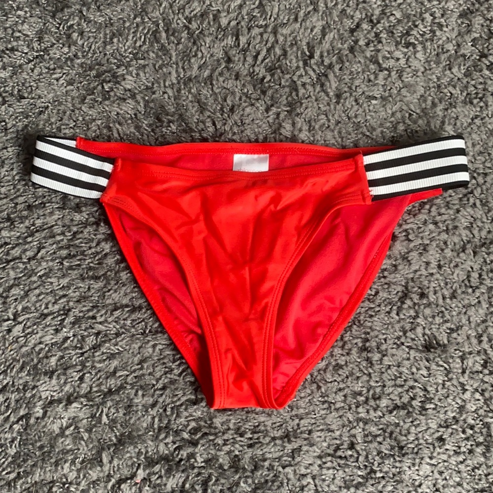 Bathing suit bottoms ❤️